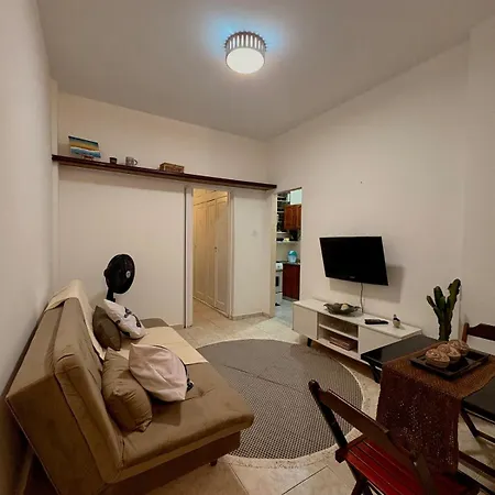Apartamento Na Praia De Copacabana Prox Metro Cantagalo